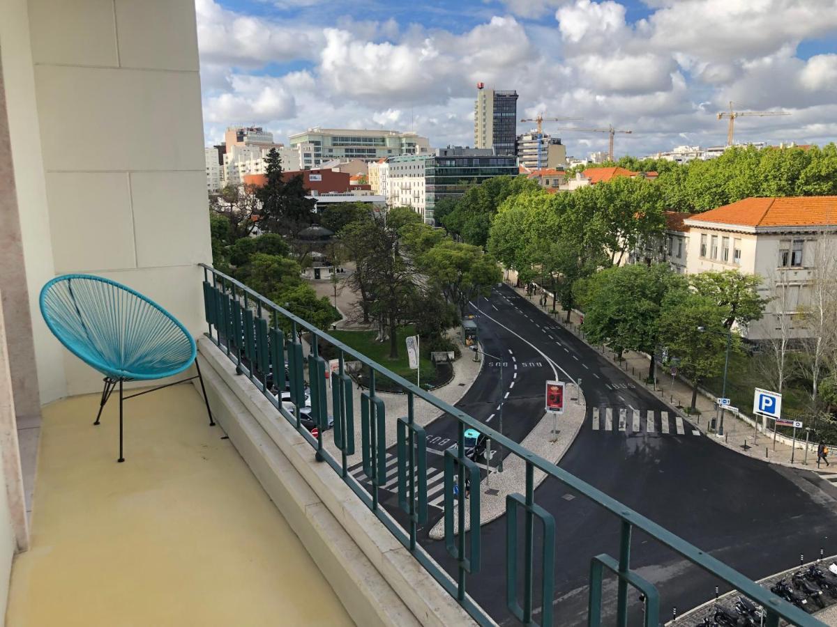 Architectural Poetry In An Unique 3Bdrs View Flat Apartment Lisbon Bagian luar foto